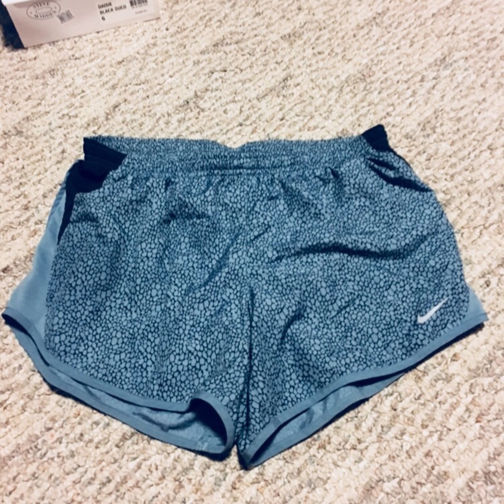 Nike dryfit shorts size small